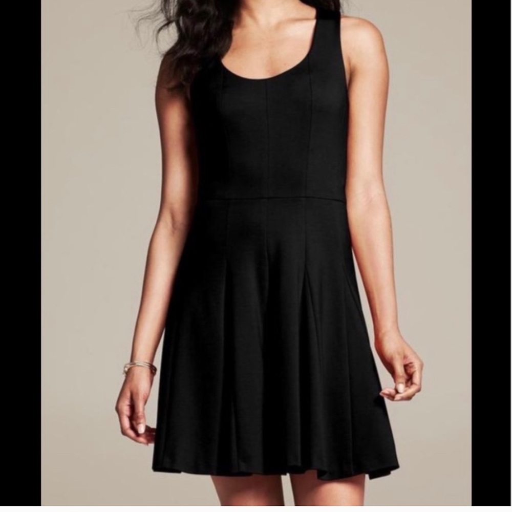 Banana Republic Criss Cross Fit & Flare Black